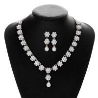 SET703 - Elegant Floral Pearl Necklace Set